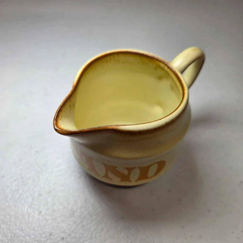 Ireland Cream Pitcher Mini Pottery Irish Country Two-Tone Ceramic‎ Creamer